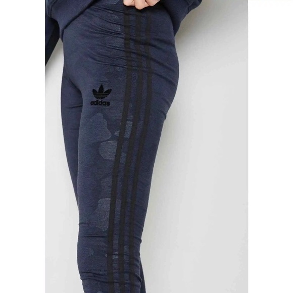 Adidas 3 Stripe Navy Blue Camo Leggings - Picture 3 of 8